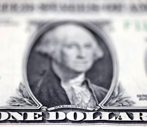 Dollar stijgt terwijl Amerikaanse inflatiecijfers wegen op rentevooruitzichten